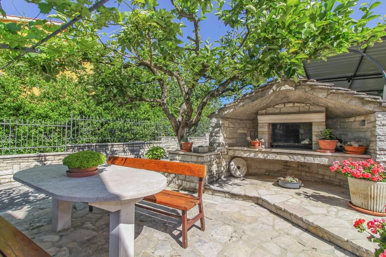 Apartment Lucia In Central Istria Croatia